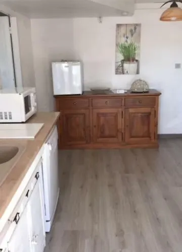 לינה וארוחת בוקר Les Secrets Du Mistral 3*