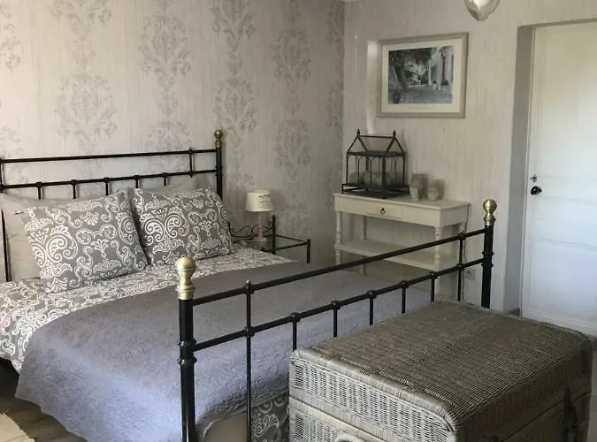 Les Secrets Du Mistral לינה וארוחת בוקר