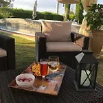 Le Temps Des Cigales 1 Bed & Breakfast 3*