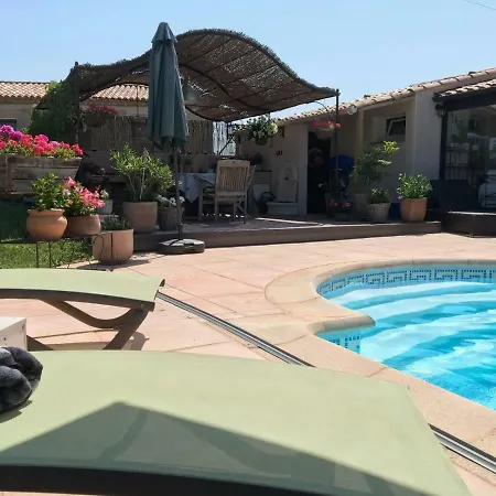 Le Temps Des Cigales 1 Bed & Breakfast 3*